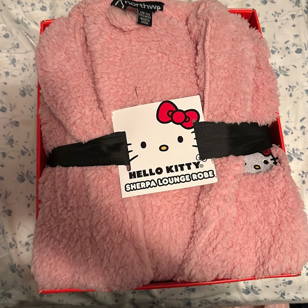 Brand new with gift box hello Kitty Sherpa lounge robe